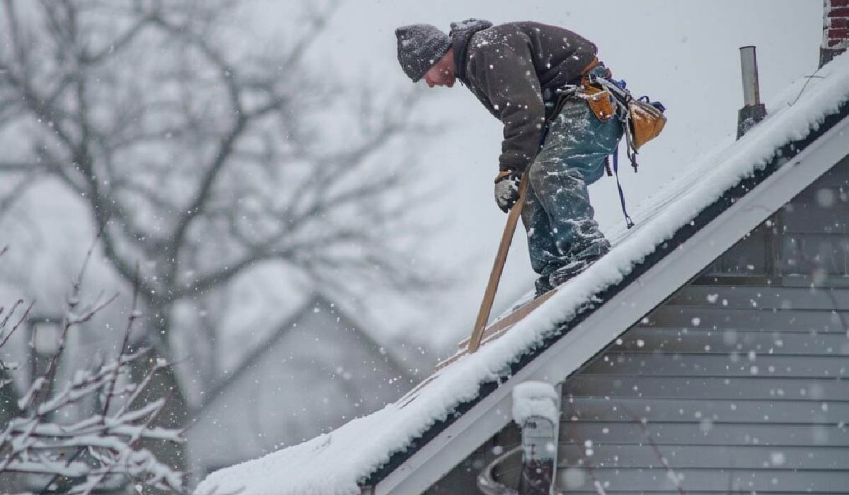 Gergerg How to Choose a Roof That Stands Up to Heavy Snowfall - Four Magazine