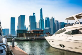 The Rise of Luxury Waterfront Living in Dubai’s Big-Sized Apartments